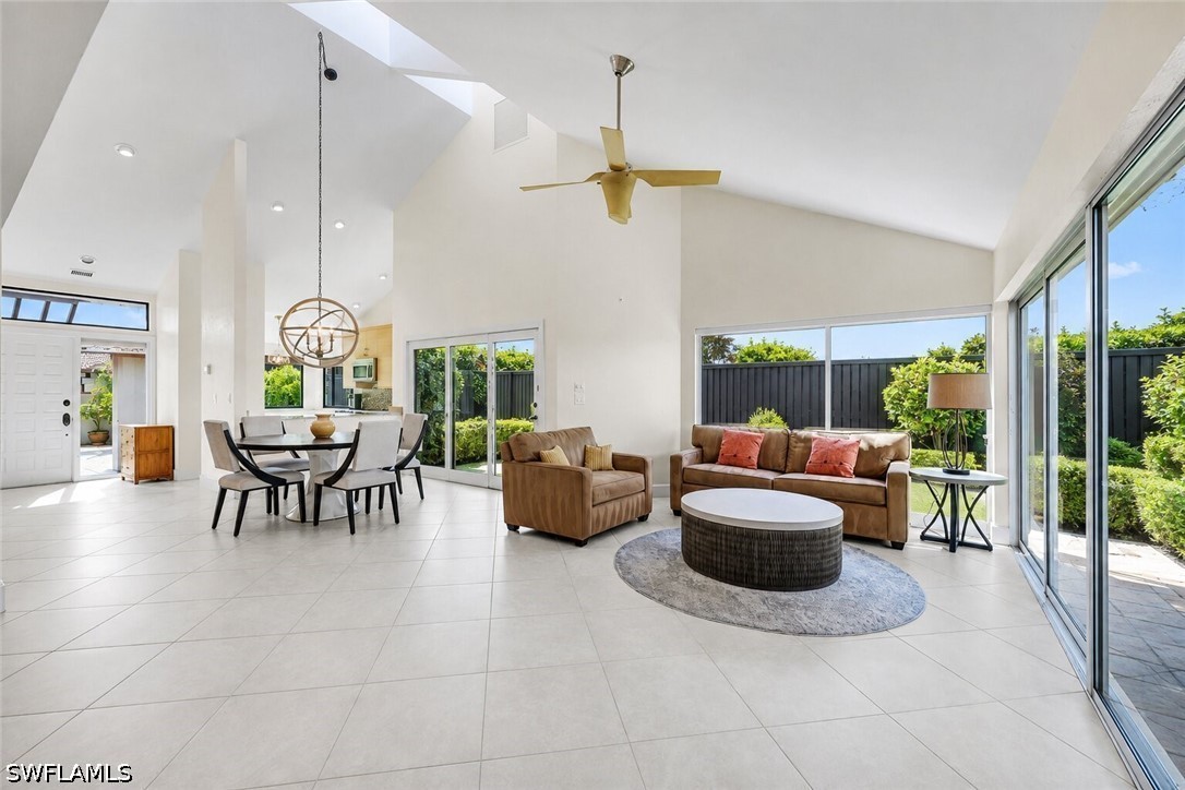 2 Bed Pool Home for Sale in Bay Villas, photo 4