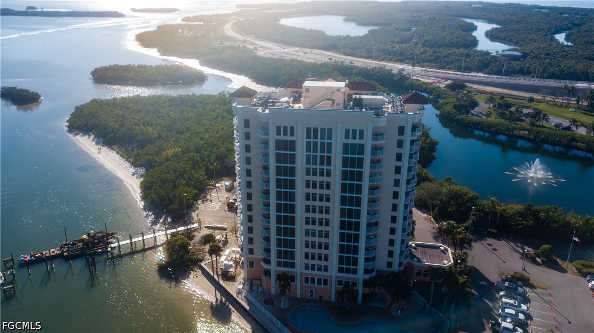 1 Bed Waterfront Home for Sale in Bonita Springs, photo 4