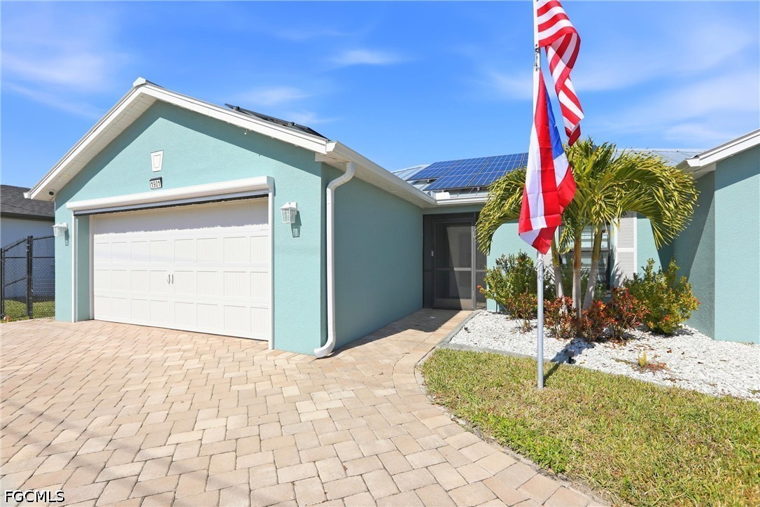 3 Bed Pool Home for Sale in Cape Coral, photo 4