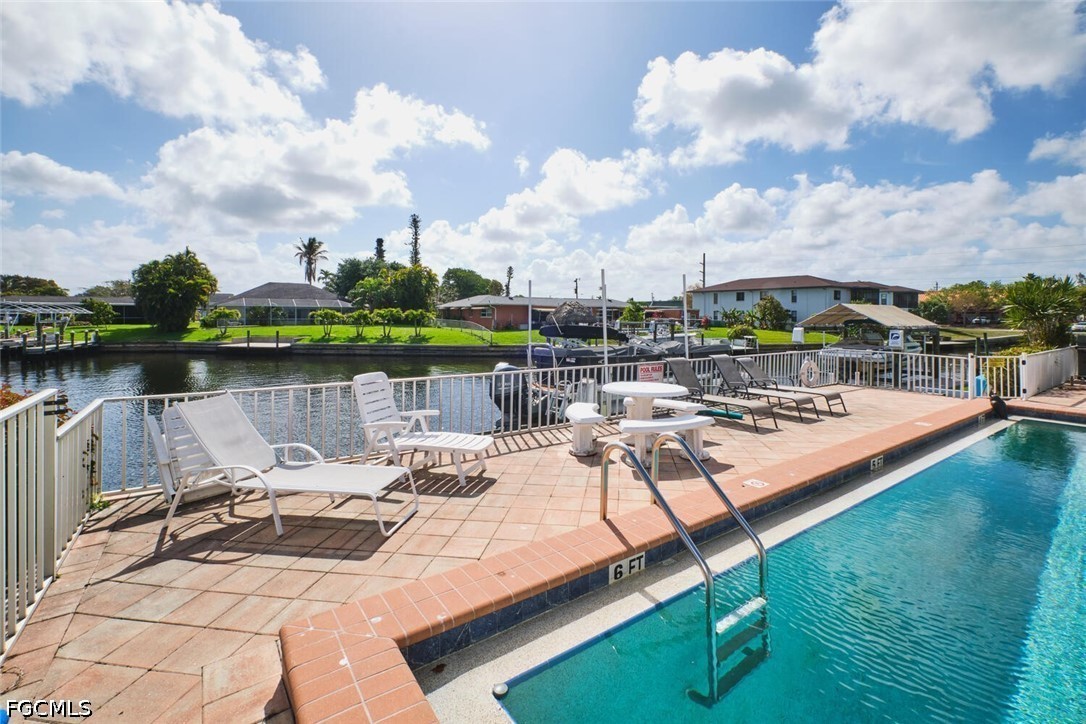 2 Bed Waterfront Home for Sale in Cape Coral, photo 4