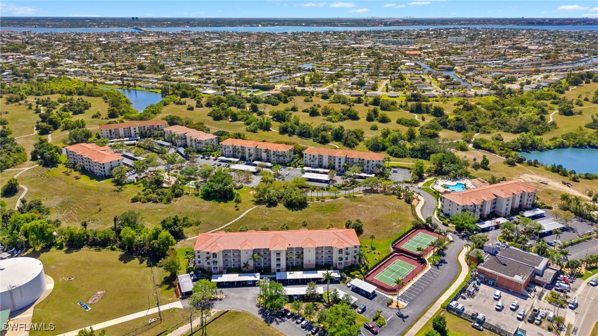 2 Bed Condominium for Sale in Clubhouse Villas, FL, $186,800 — photo 31