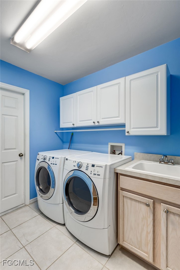 3 Bed SingleFamilyResidence for Sale in Fort Myers, FL — photo 31