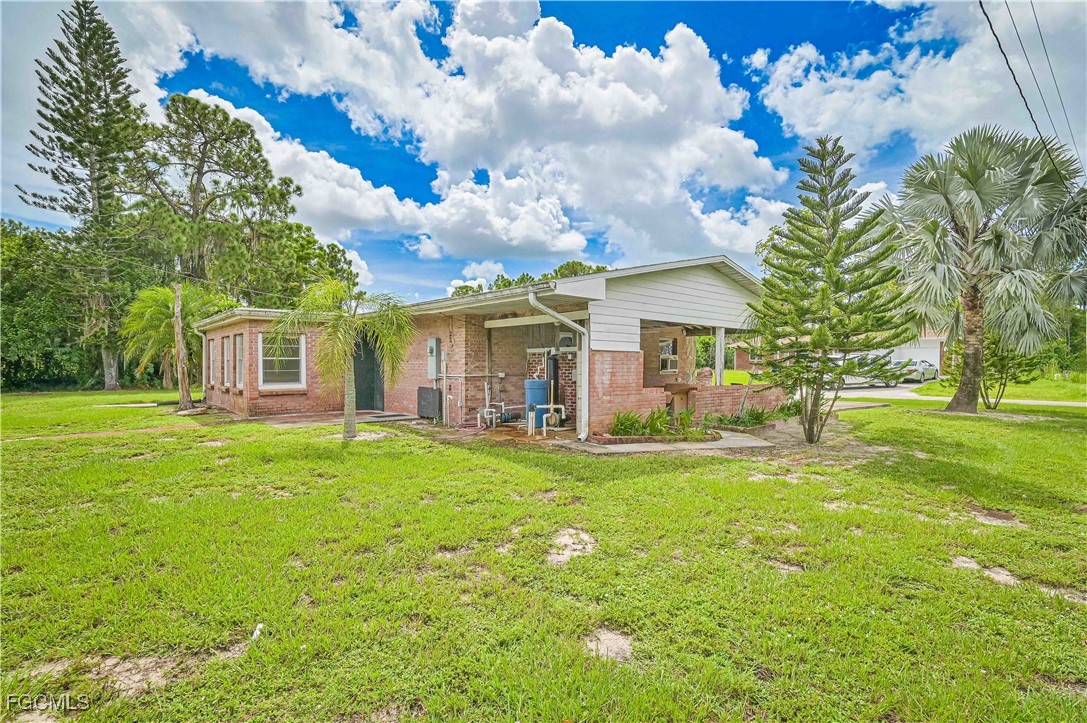3 Bed SingleFamilyResidence for Sale in Lehigh Acres, photo 31