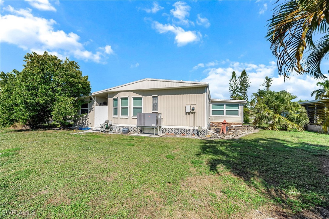 2 Bed ManufacturedHome for Sale in Naples, FL, $159,000 — photo 31