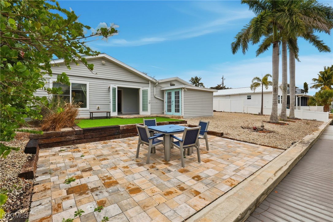 2 Bed Waterfront Home for Sale in Bokeelia, photo 31