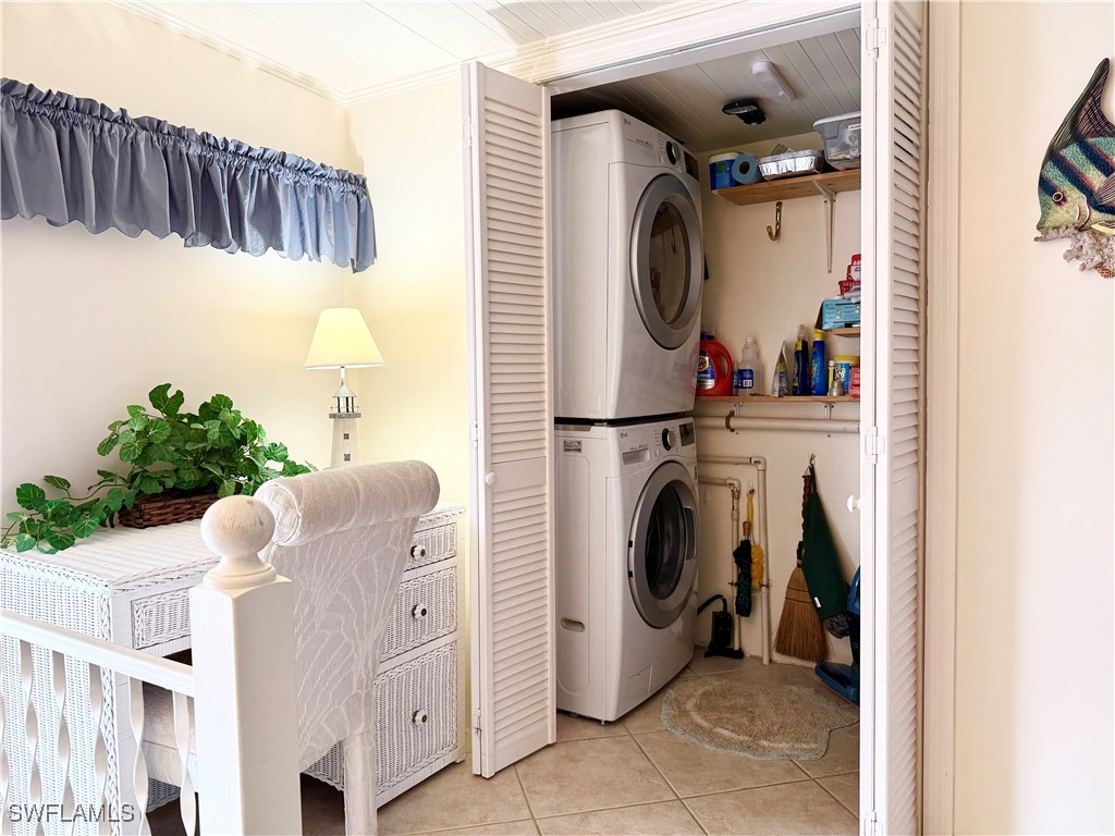 1 Bed ManufacturedHome for Sale in Naples, FL, $125,000 — photo 31