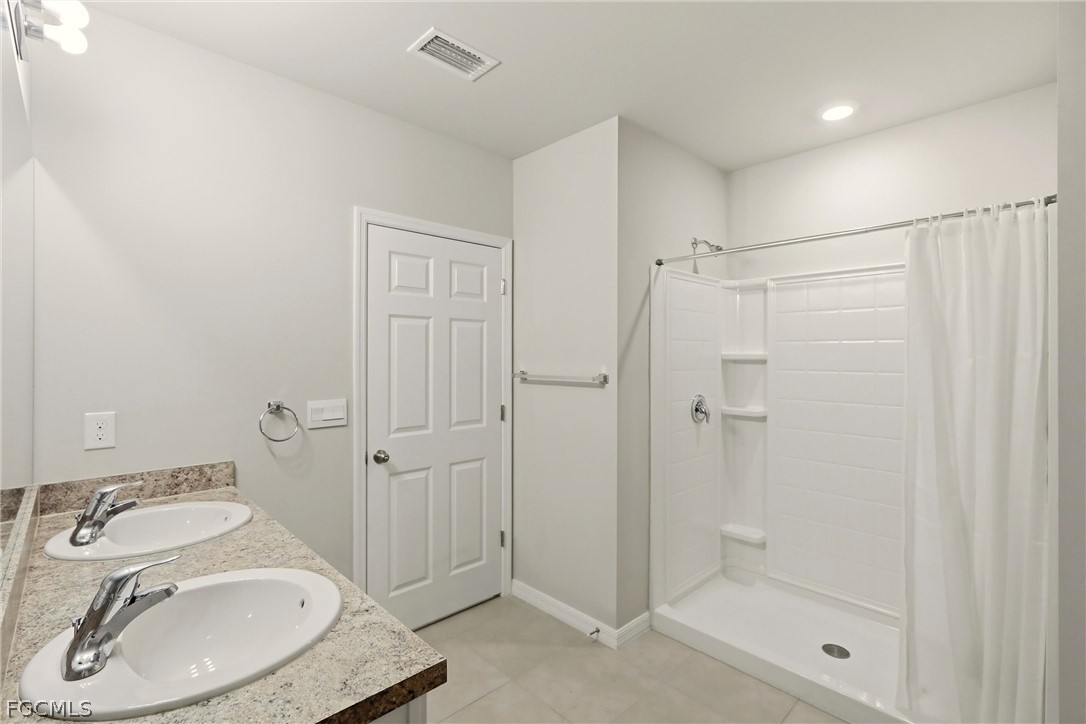3 Bed SingleFamilyResidence for Sale in Deep Creek, FL — photo 31