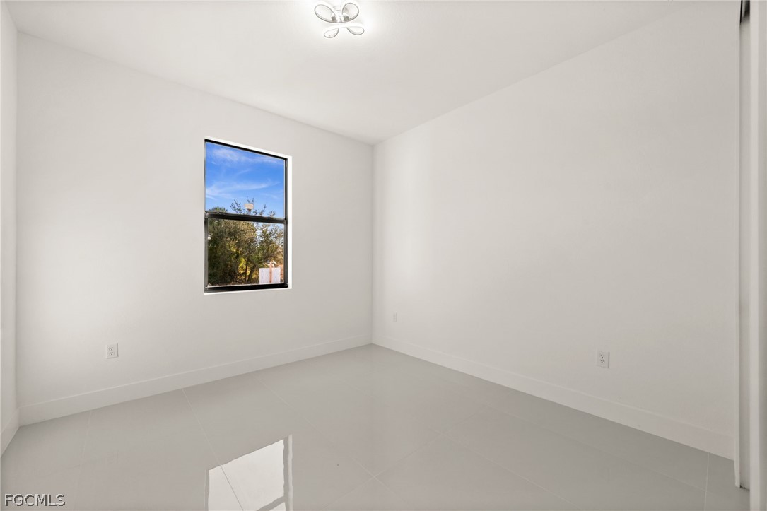 3 Bed SingleFamilyResidence for Sale in Lehigh Acres, photo 31