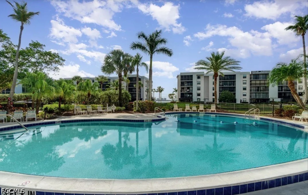 1 Bed Waterfront Home for Sale in Schooner Bay, photo 31