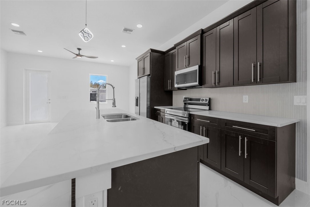 3 Bed SingleFamilyResidence for Sale in Lehigh Acres, photo 31