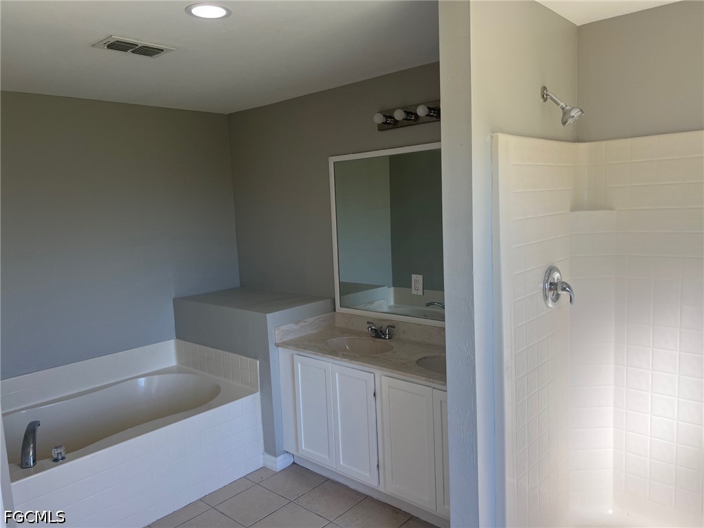 4 Bed SingleFamilyResidence for Sale in Lehigh Acres, FL — photo 31