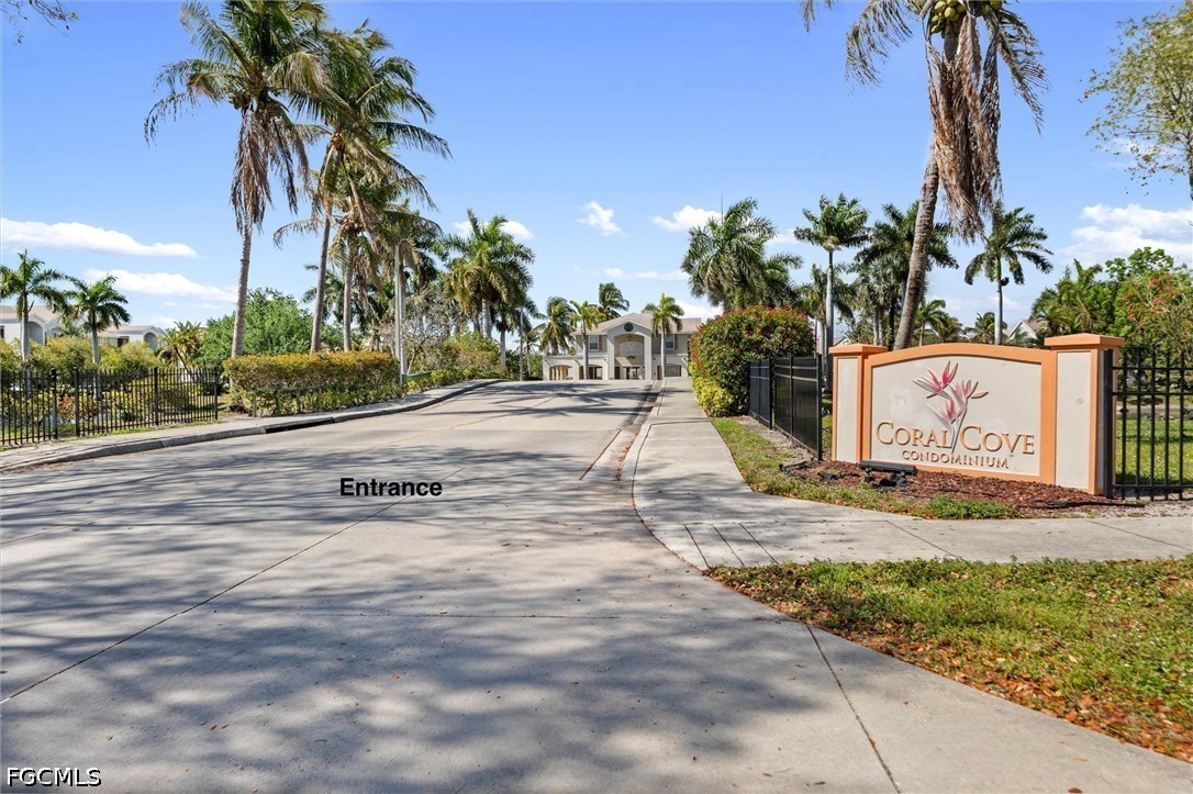 2 Bed Condominium for Sale in Four Mile Cove, FL, $134,000 — photo 31