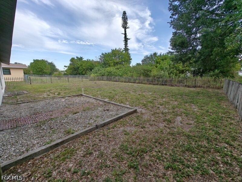 2 Bed SingleFamilyResidence for Sale in Cape Coral, photo 31