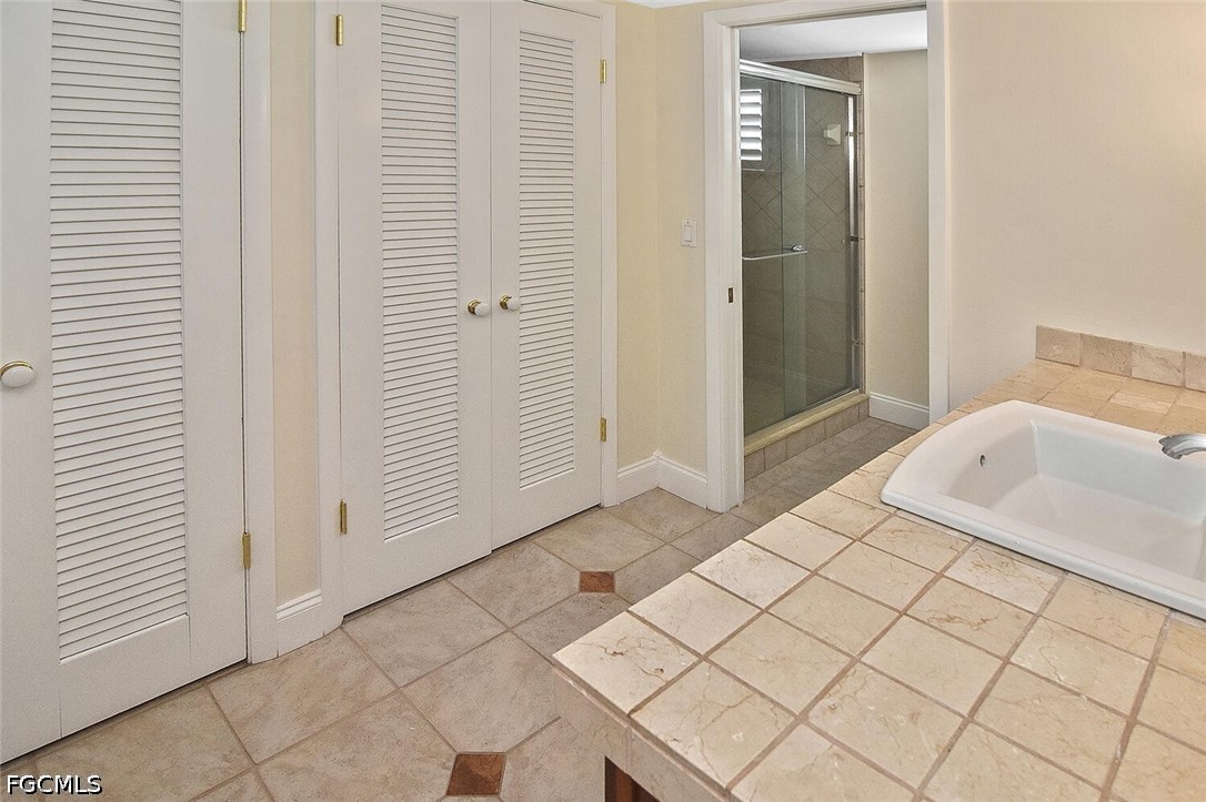 2 Bed Waterfront Home for Sale in Fort Myers, photo 31