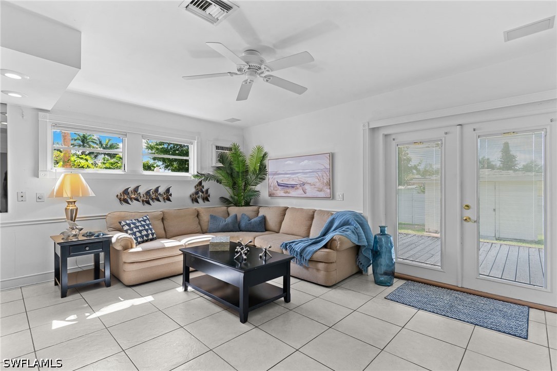3 Bed SingleFamilyResidence for Sale in Naples, photo 31