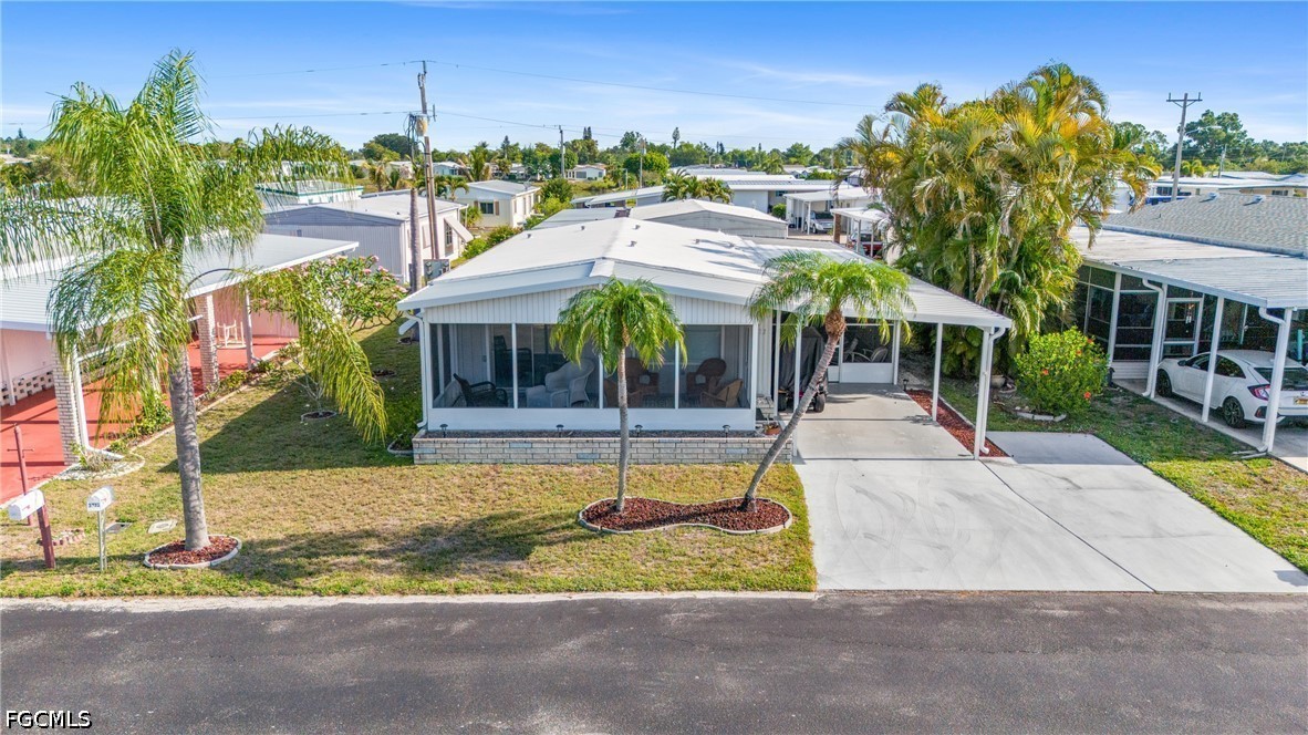 2 Bed ManufacturedHome for Sale in North Fort Myers, FL — photo 31