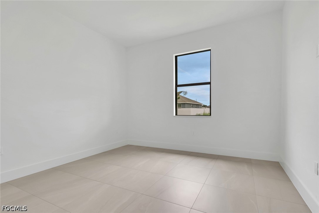3 Bed SingleFamilyResidence for Sale in Cape Coral, photo 31