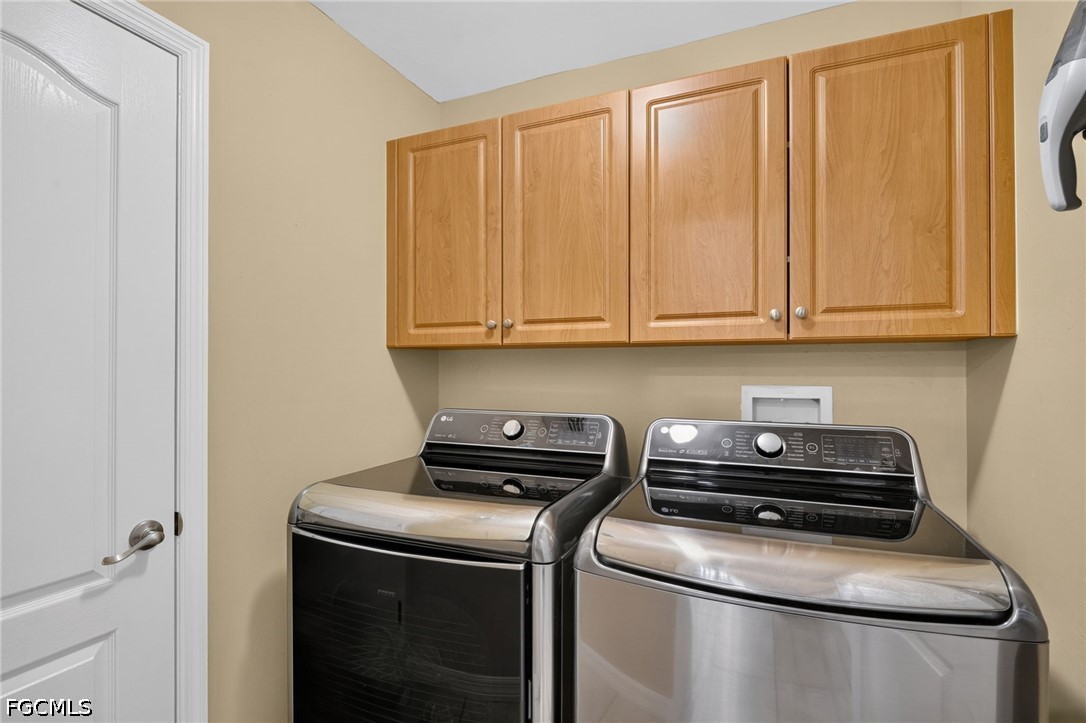3 Bed Waterfront Home for Sale in Lehigh Acres, photo 31