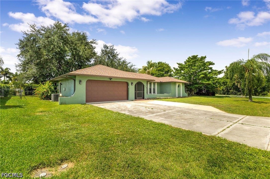 3 Bed SingleFamilyResidence for Sale in Cape Coral, photo 31