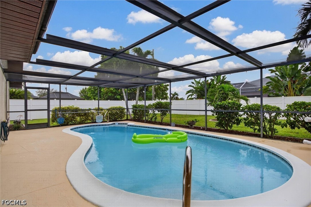 3 Bed Pool Home for Sale in Cape Coral, photo 31