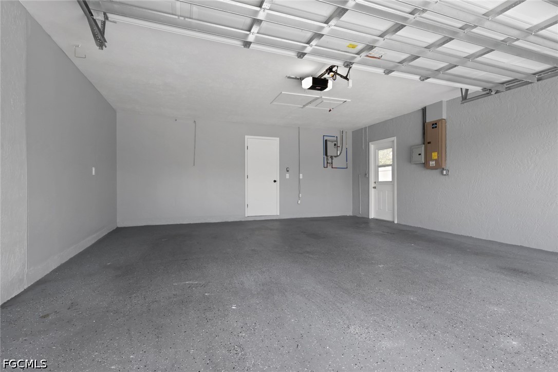 3 Bed SingleFamilyResidence for Sale in Cape Coral, photo 31