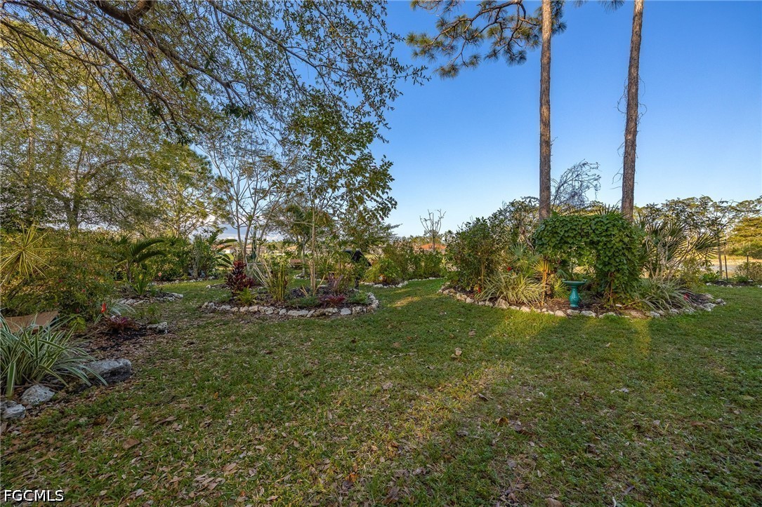 2 Bed SingleFamilyResidence for Sale in North Fort Myers, FL — photo 31