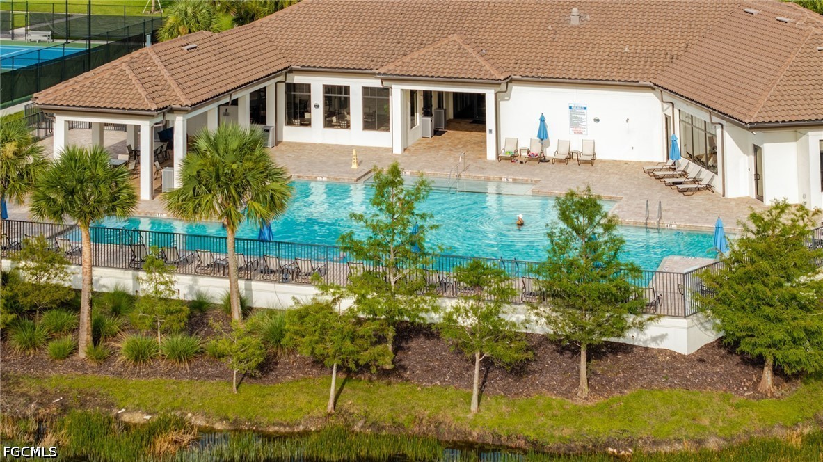 3 Bed SingleFamilyResidence for Sale in Portico, FL — photo 31