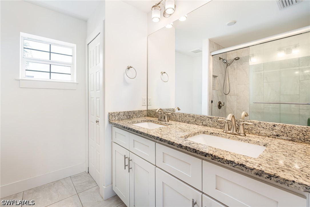 5 Bed SingleFamilyResidence for Sale in Kelly Plaza, FL — photo 31