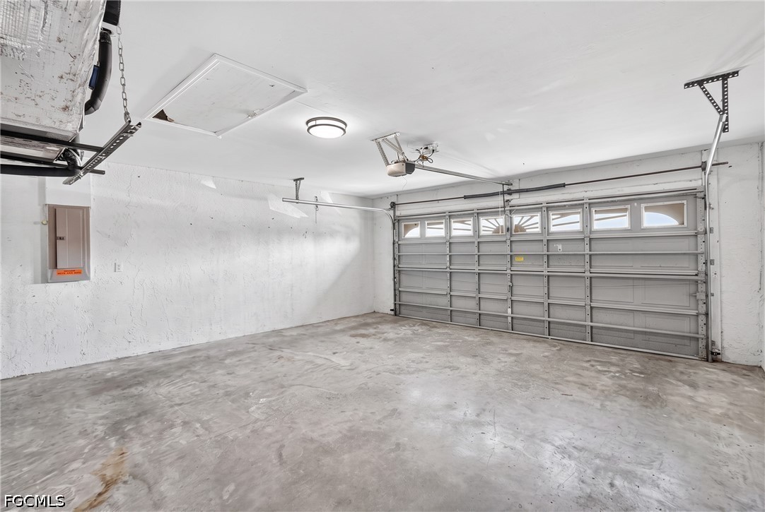 4 Bed SingleFamilyResidence for Sale in Mirror Lakes, FL — photo 31