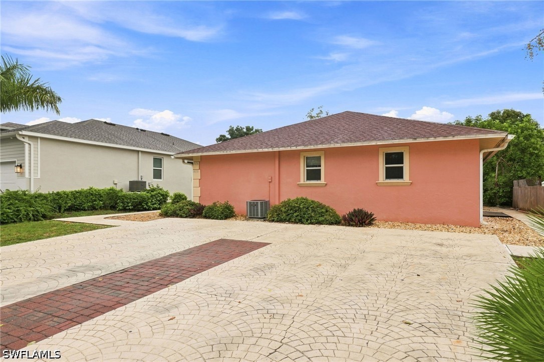 4 Bed Duplex for Sale in Heitmans, FL, $2,000 — photo 31