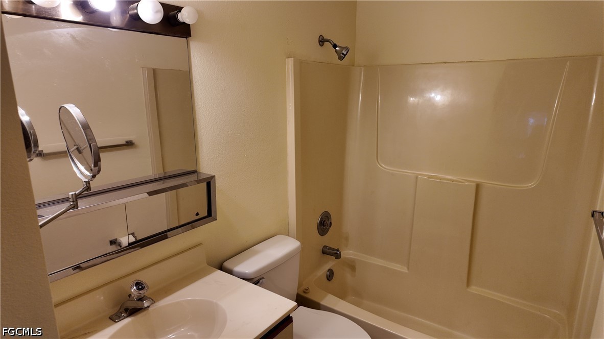 2 Bed Condominium for Sale in Naples, photo 31