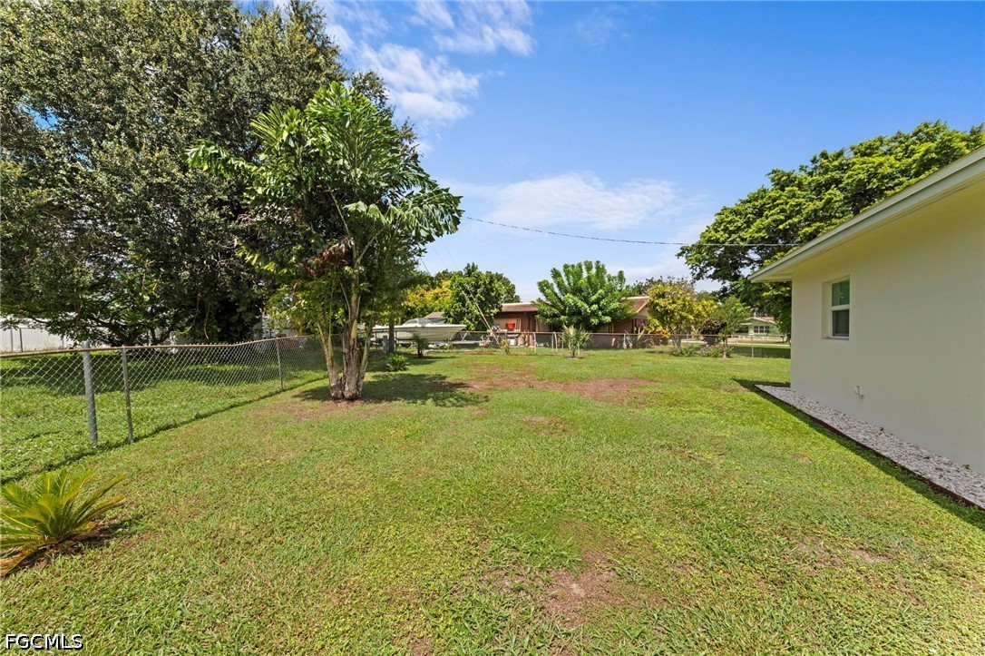 2 Bed SingleFamilyResidence for Sale in Wedgewood, photo 31