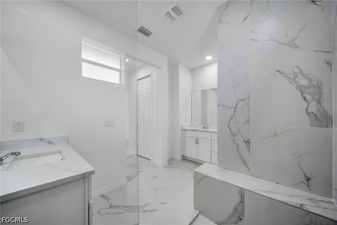 4 Bed SingleFamilyResidence for Sale in Lehigh Acres, photo 31