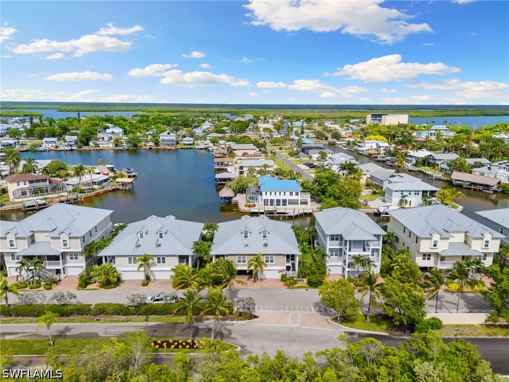 4 Bed Waterfront Home for Sale in Goodland, photo 31
