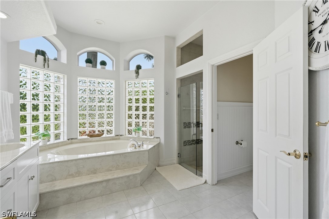 4 Bed Pool Home for Sale in Naples, photo 31