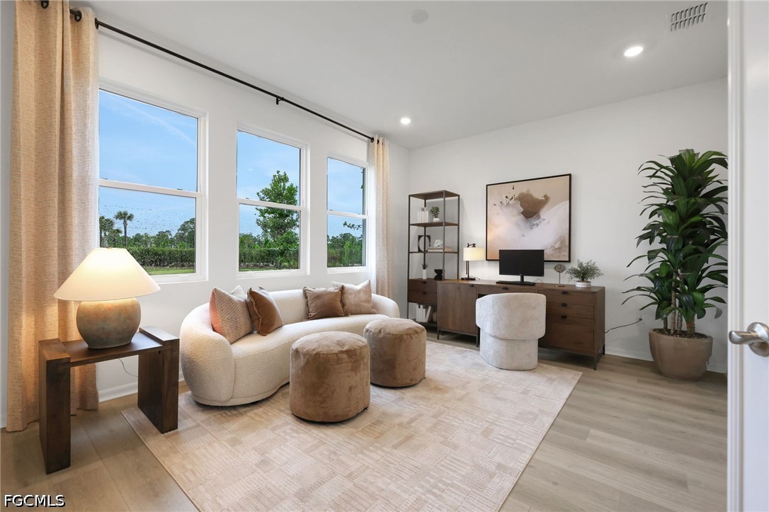 4 Bed SingleFamilyResidence for Sale in Creekside Run, photo 31
