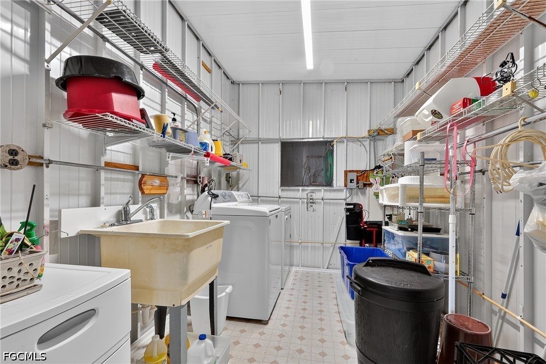 2 Bed ManufacturedHome for Sale in North Fort Myers, photo 31