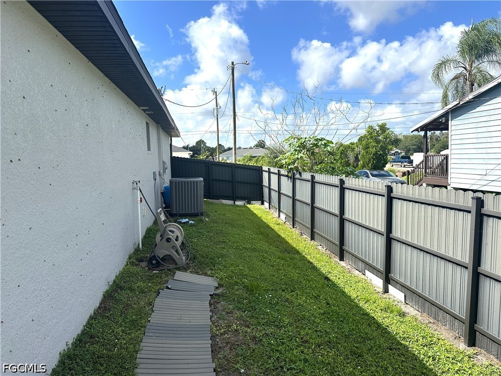 3 Bed SingleFamilyResidence for Sale in Lehigh Acres, photo 31