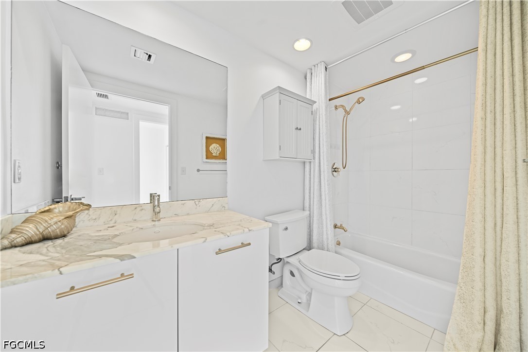3 Bed Pool Home for Sale in Oasis, photo 31