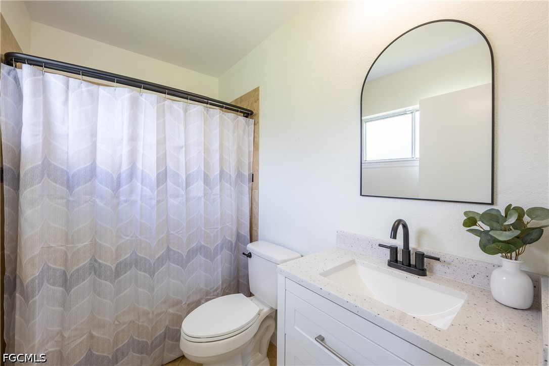 2 Bed Waterfront Home for Sale in Port Charlotte, photo 31