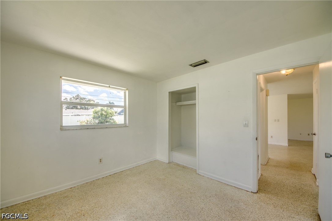 2 Bed SingleFamilyResidence for Sale in Cape Coral, photo 31