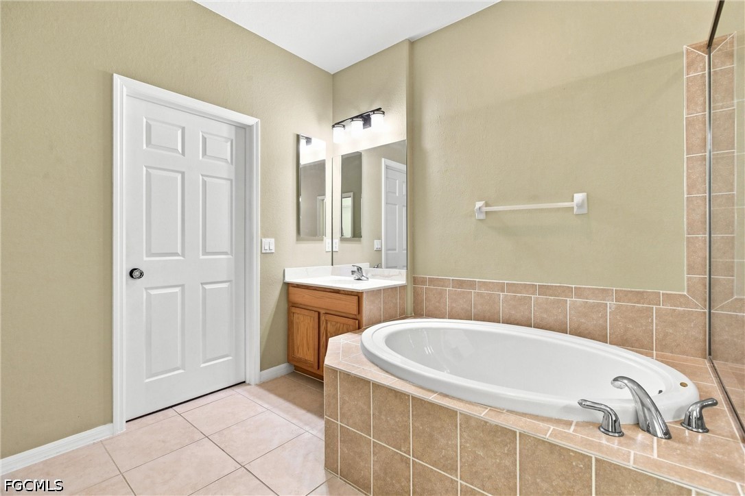 2 Bed Condominium for Sale in Calusa Palms, photo 31