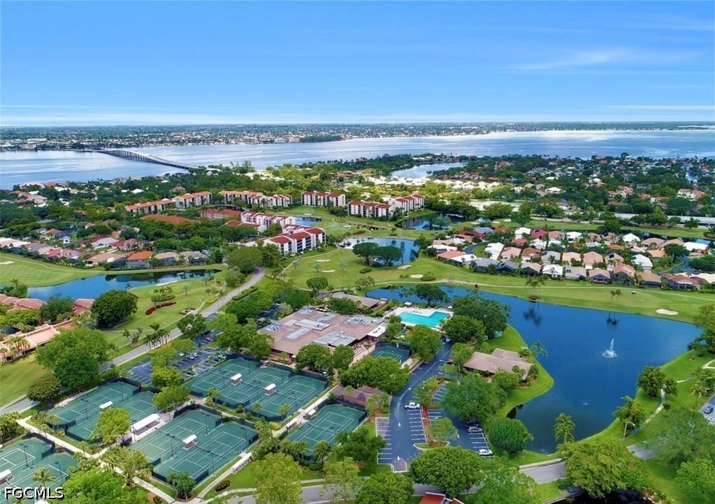 1 Bed Waterfront Home for Sale in Fort Myers, photo 31
