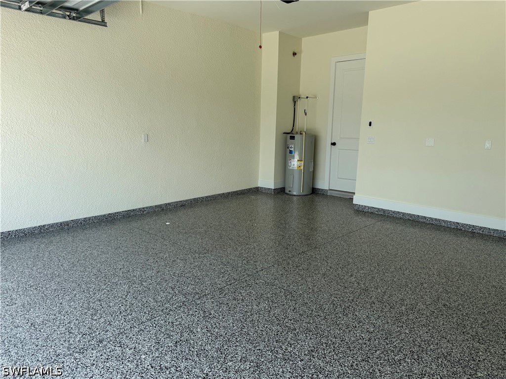 2 Bed SingleFamilyResidence for Sale in Naples, photo 31