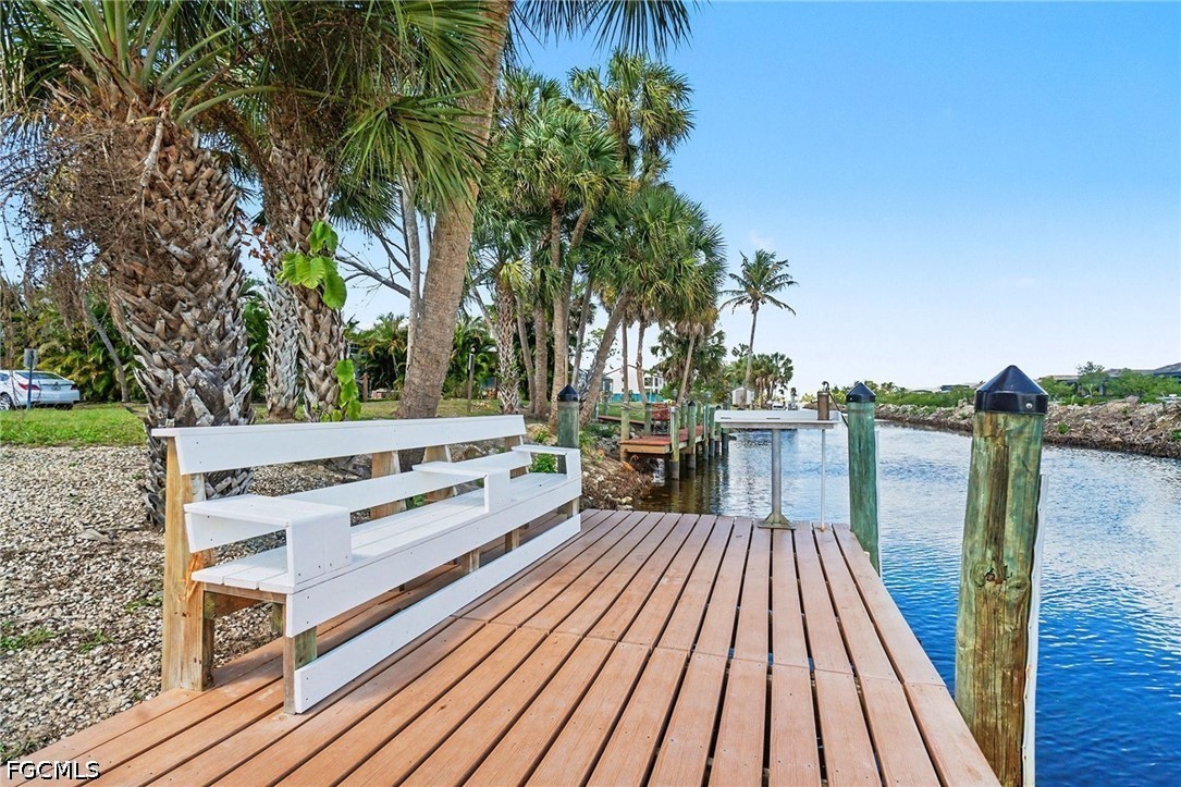 2 Bed Waterfront Home for Sale in Fort Myers, photo 31