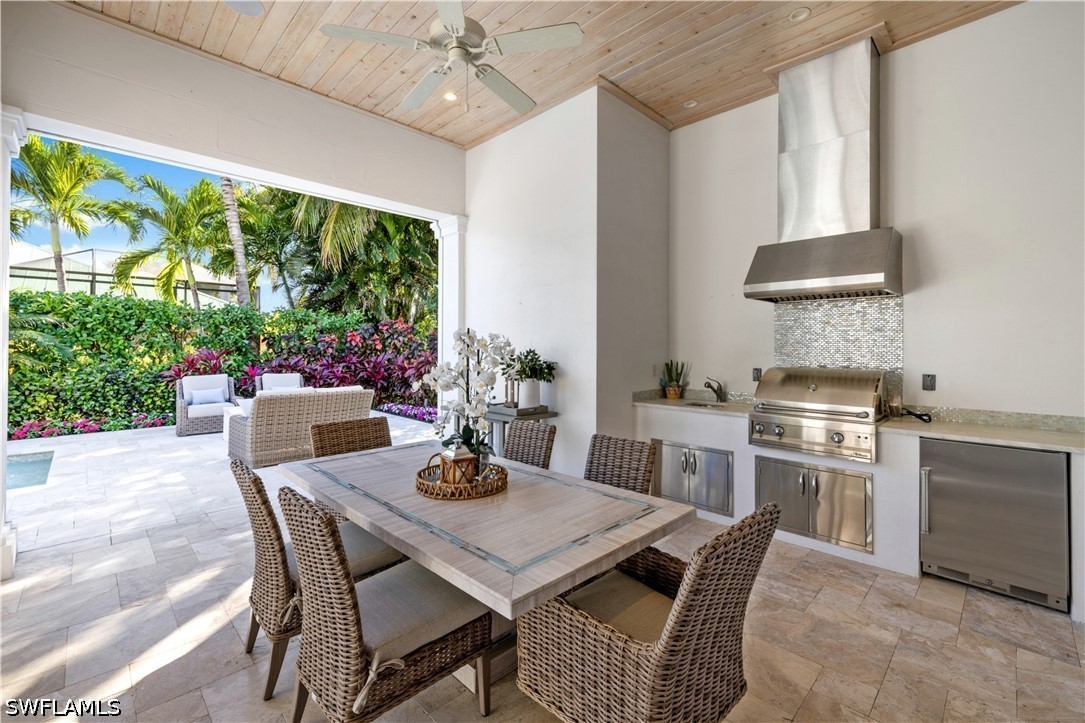 3 Bed Pool Home for Sale in Park Shore, photo 31