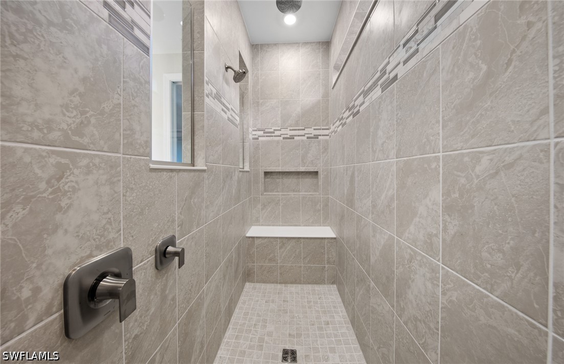 3 Bed Waterfront Home for Sale in Country Club, photo 31