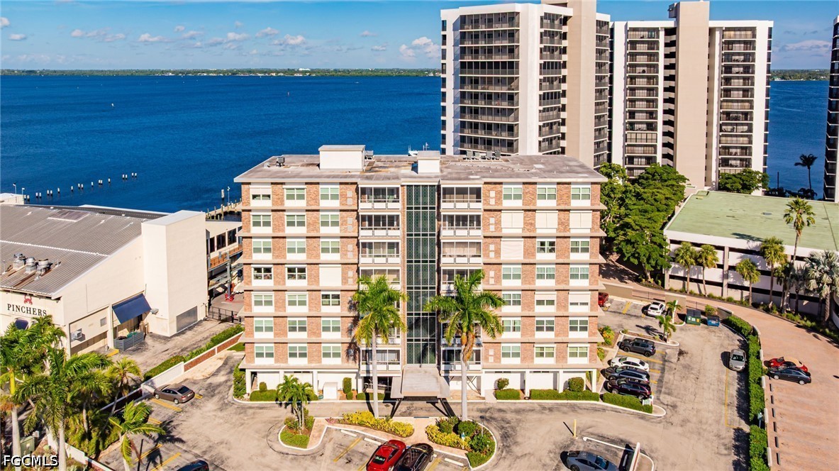 1 Bed Waterfront Home for Sale in Fort Myers, photo 31