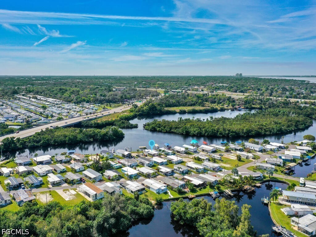 2 Bed Waterfront Home for Sale in Fort Myers, photo 31
