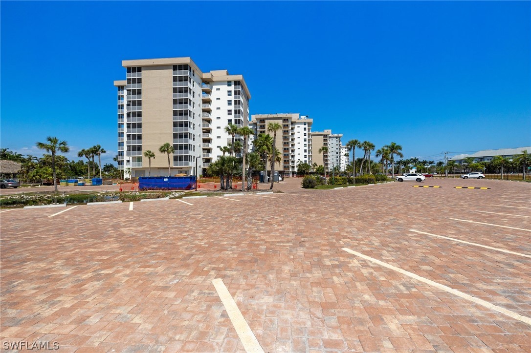 1 Bed Waterfront Home for Sale in Beach And Tennis Club, photo 32
